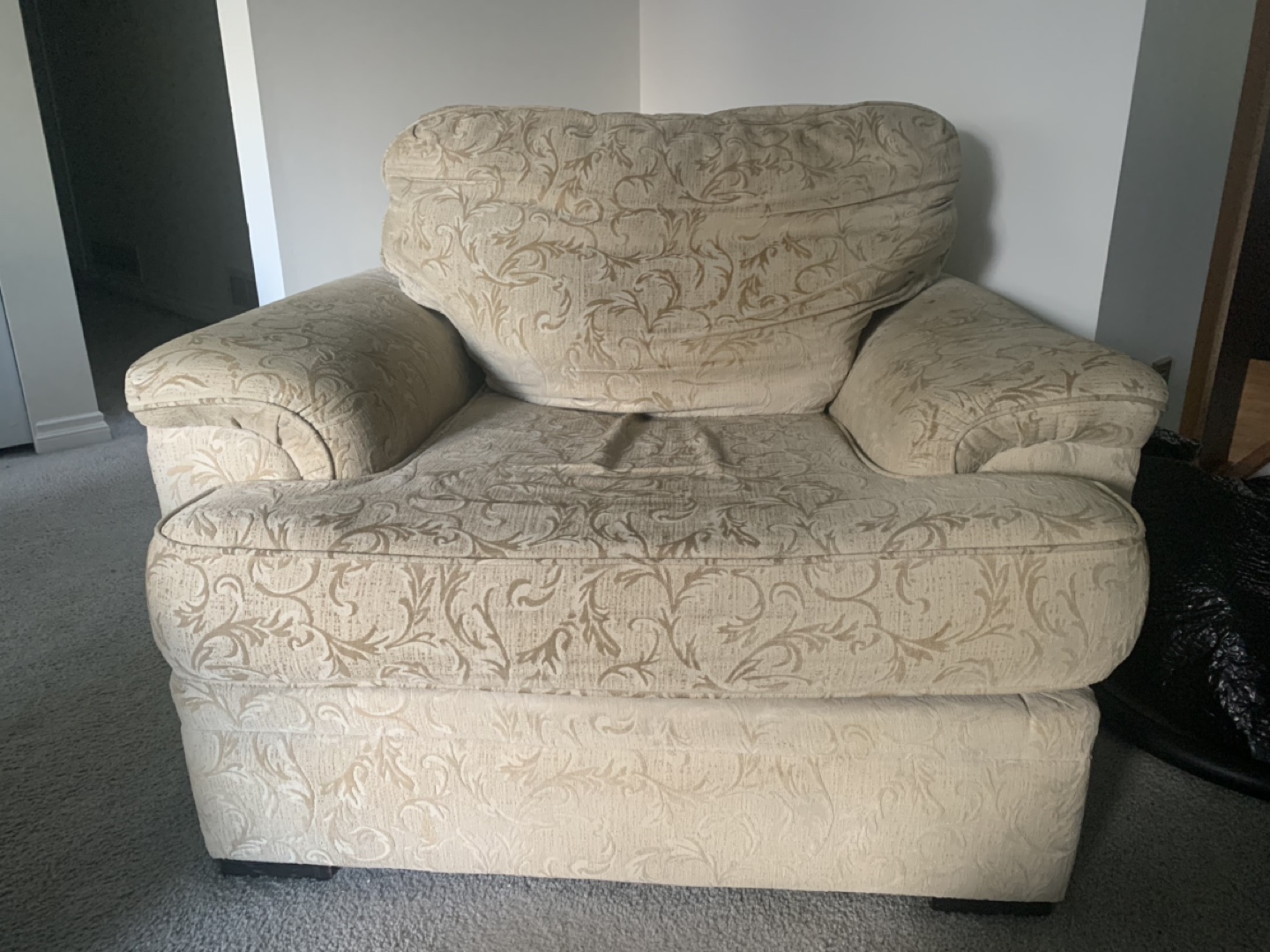 Wider Armchair