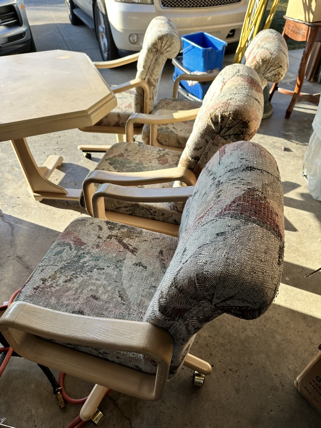 FREE CHAIRS