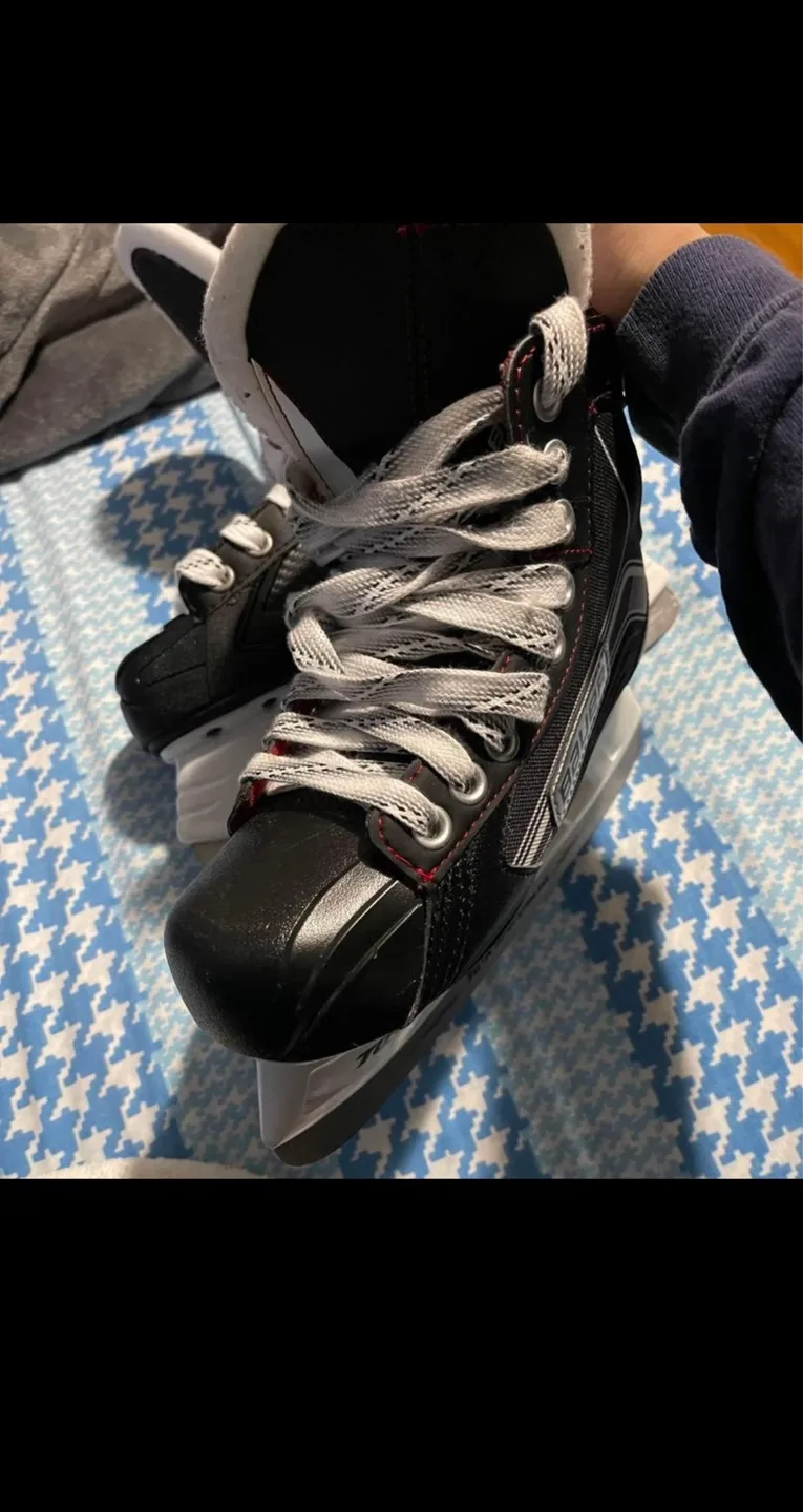 Hockey Skates image indicator(2)