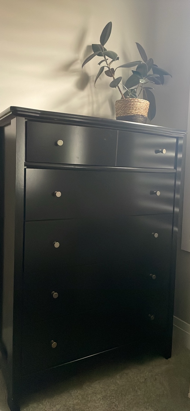 Black 6-Drawer Dresser