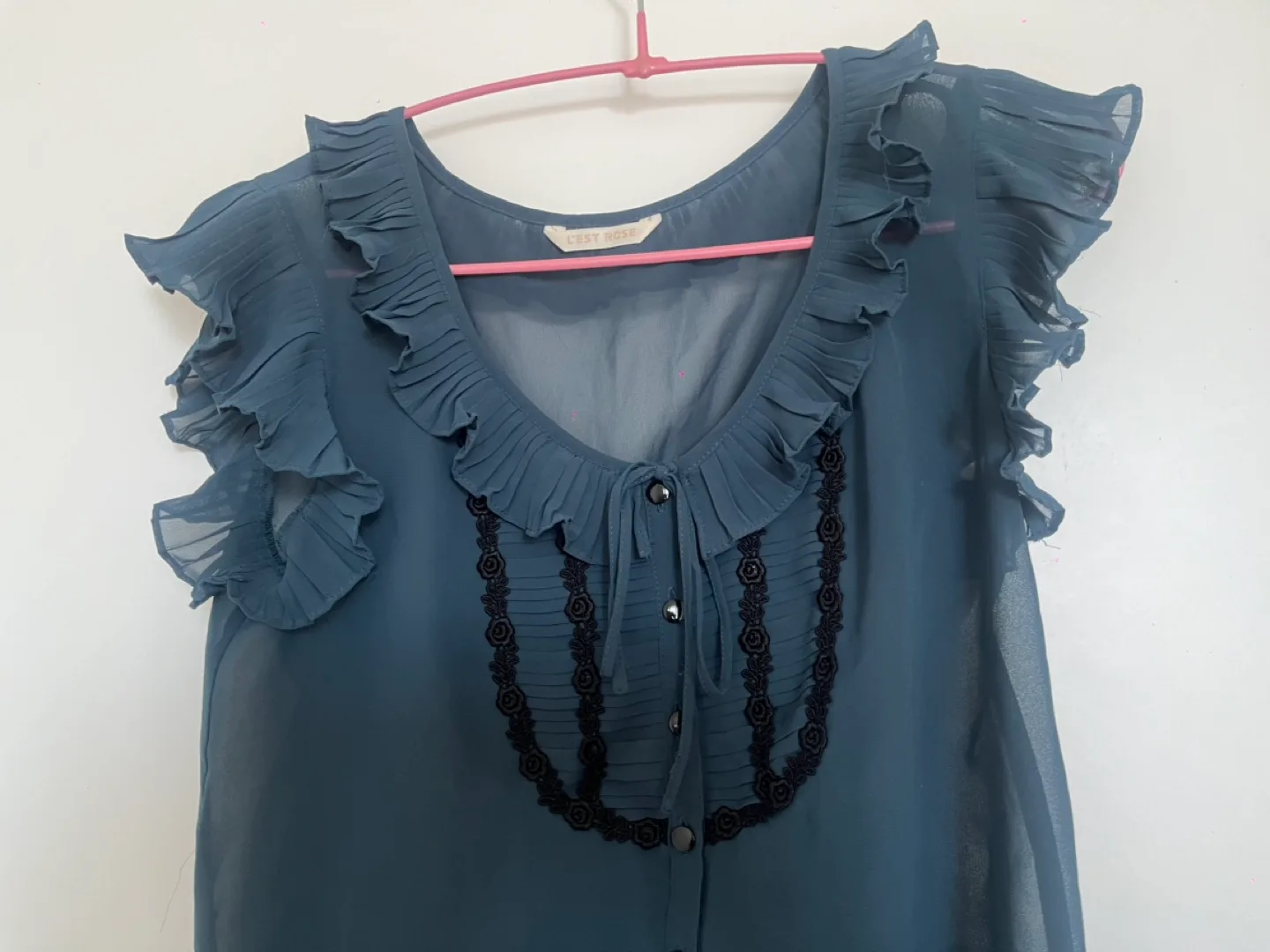 4 Women's Tops image indicator(2)