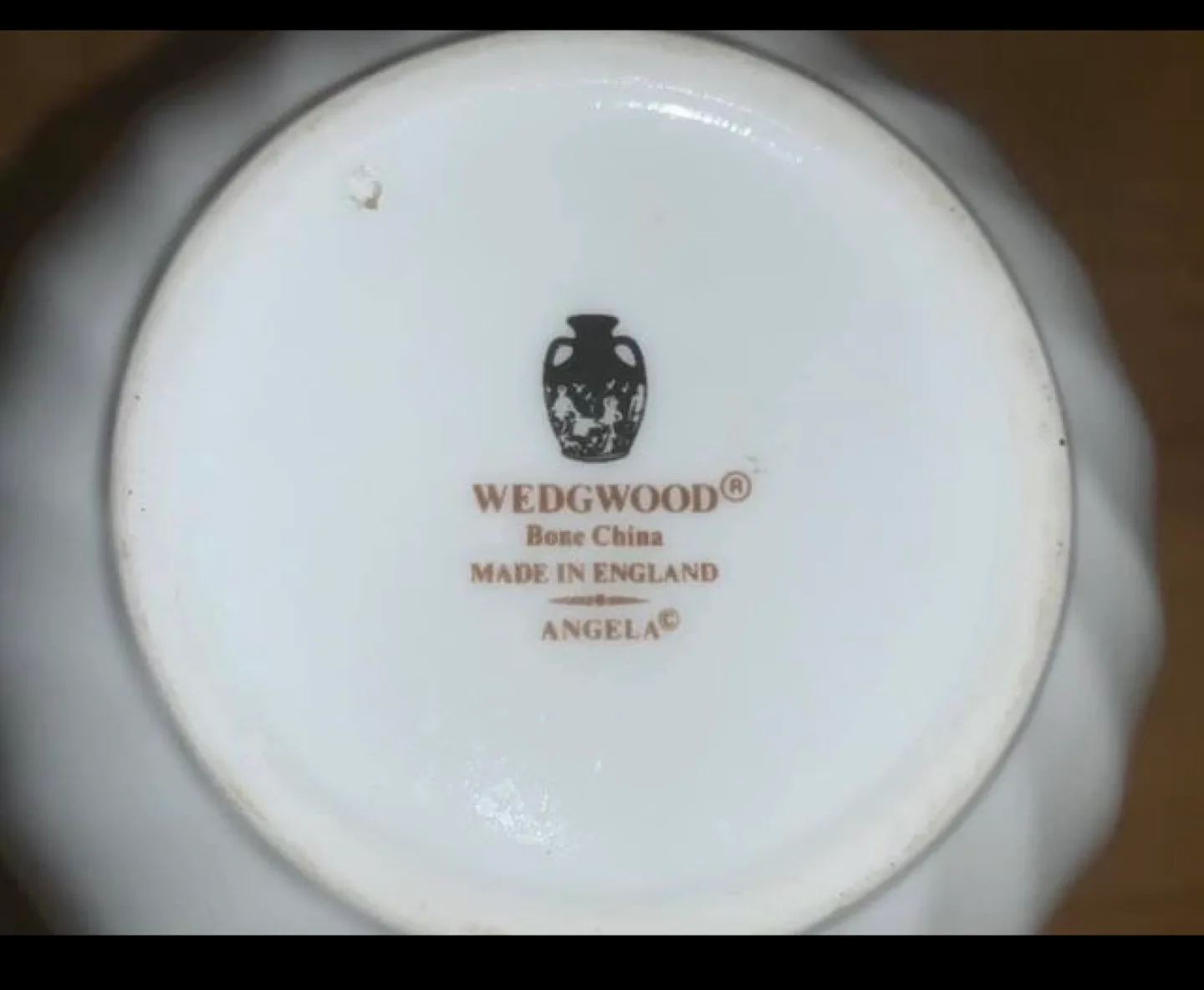 Wedgwood Angela Bone China Vase image indicator(2)