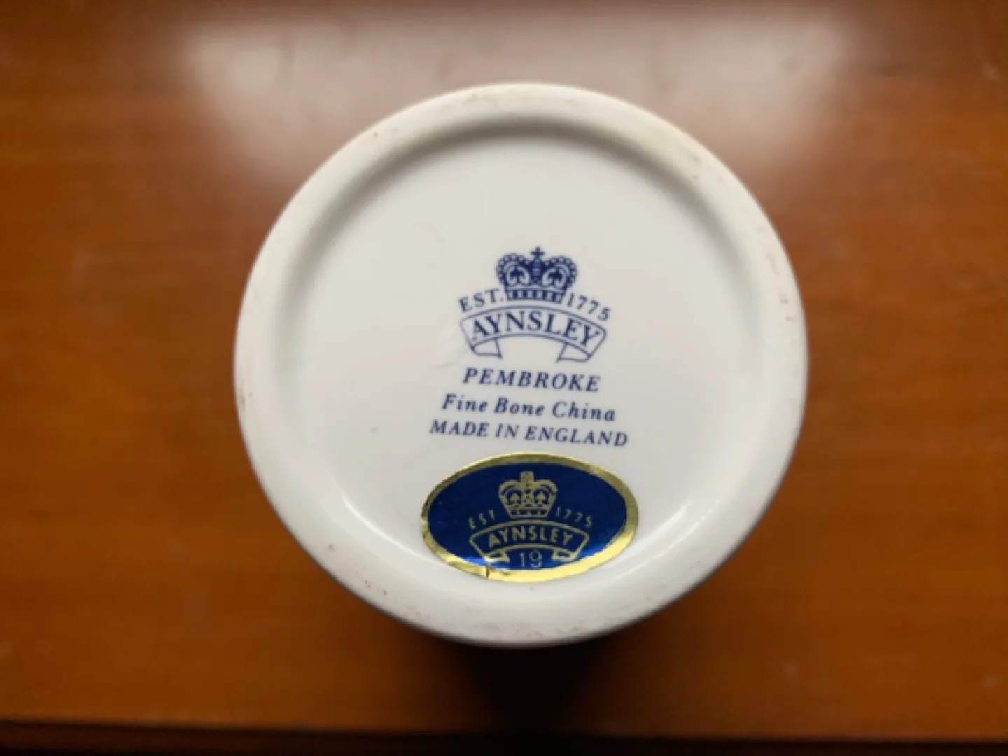 Aysnley Pembroke Fine Bone China Vase image indicator(2)