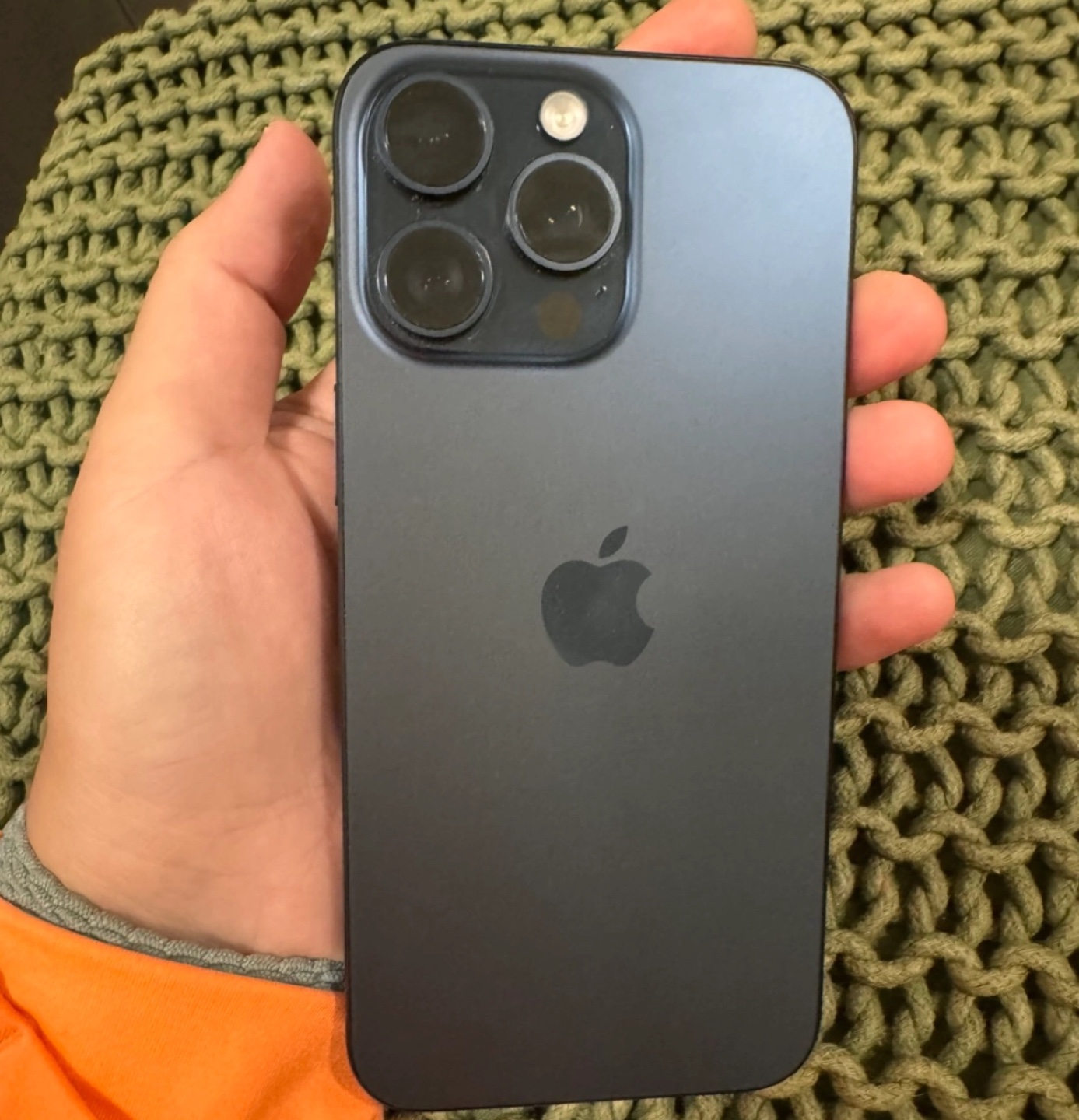 iPhone 15 Pro Max-256 GB UNLOCKED. Blue Titanium