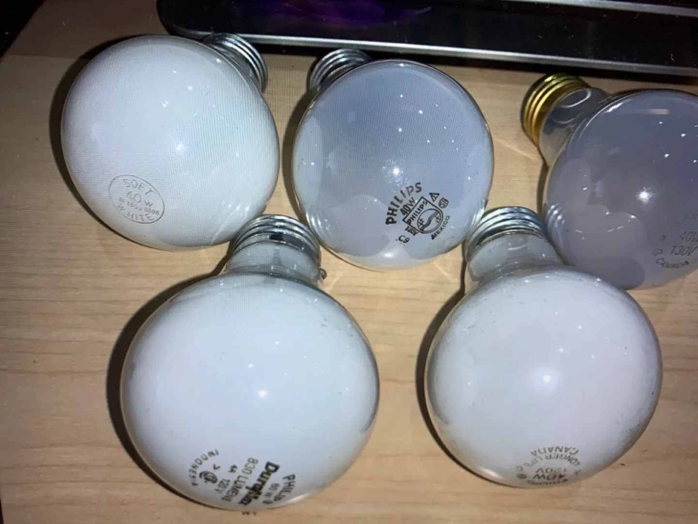 5 Assorted 40 - 60 Watt Light Bulbs image indicator(2)