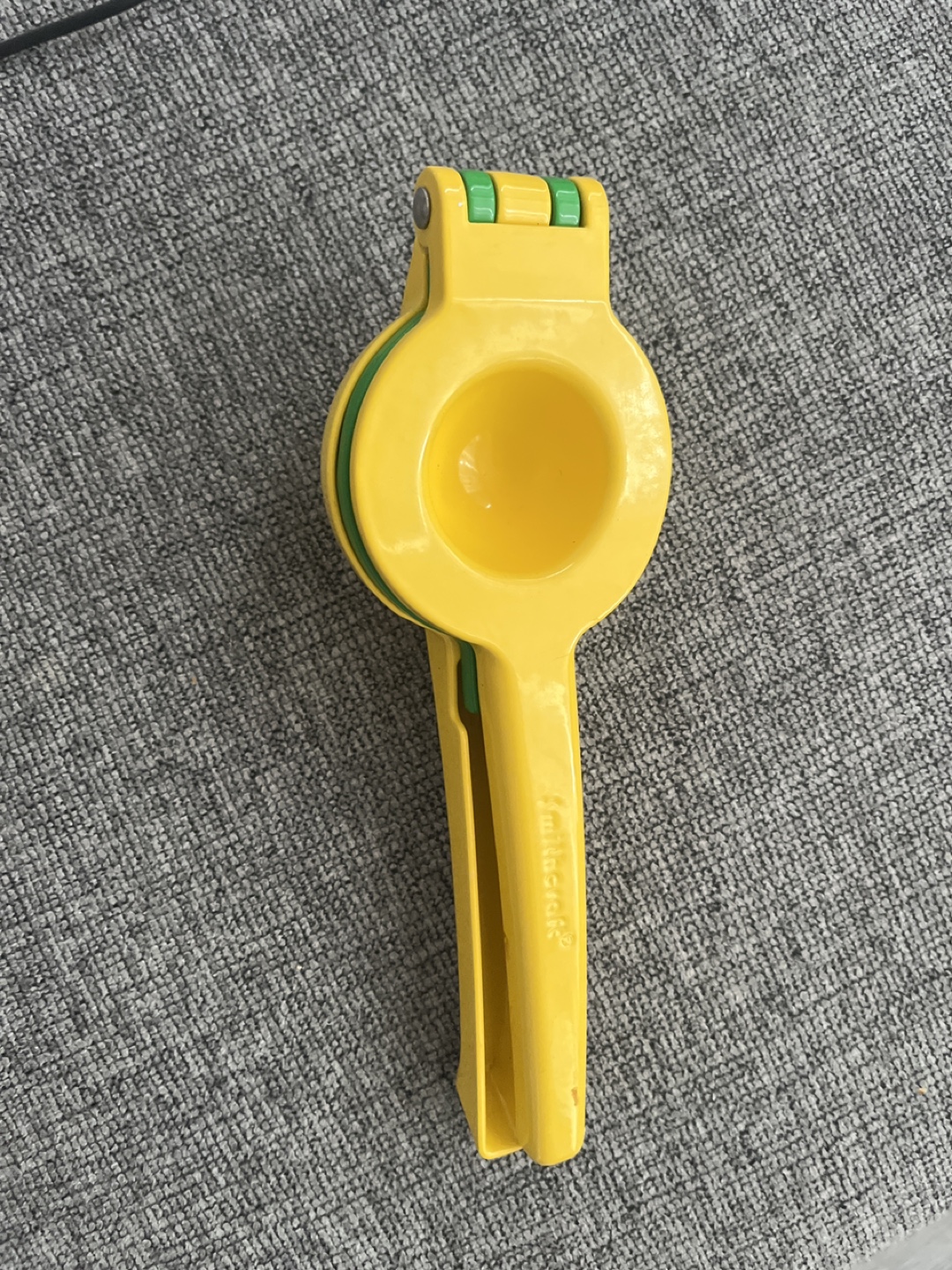 Vintage Yellow and Green Citrus Juicer - photo 2