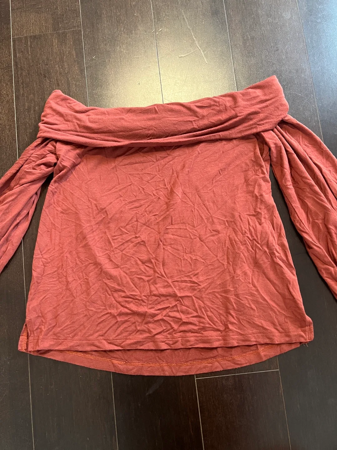 Abercrombie & Fitch Off the Shoulder Top image indicator(2)