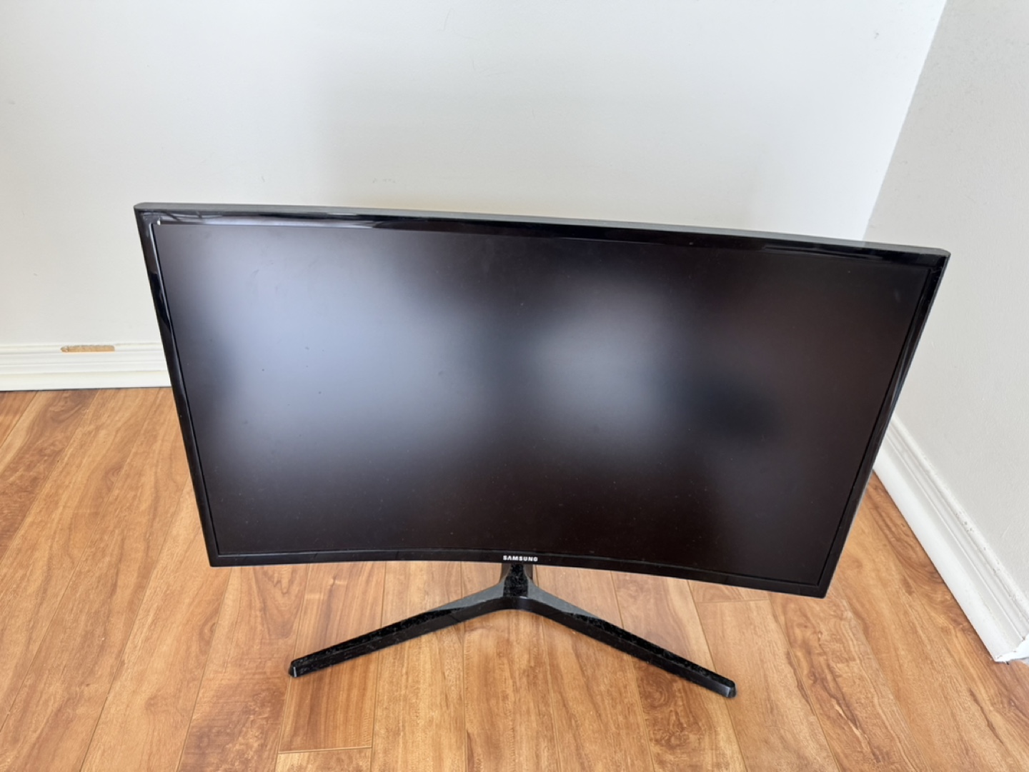 Samsung 27in 1920x1080 Curved Monitor