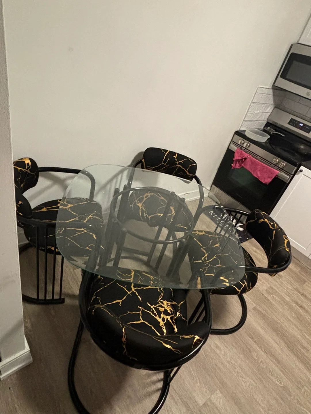 Glass Top Dining Table Set image indicator(3)