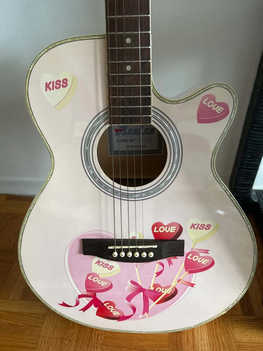 Pink Acoustic Guitar with Case image indicator(4)
