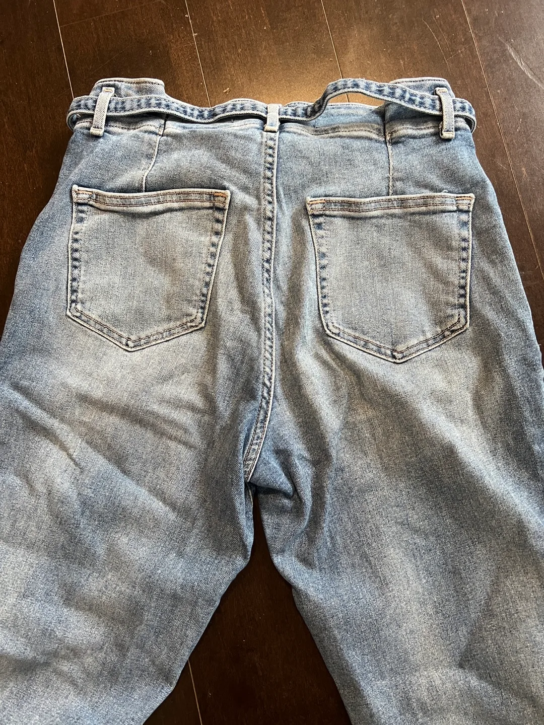 Hollister Ultra High Rise Mom Jeans image indicator(4)