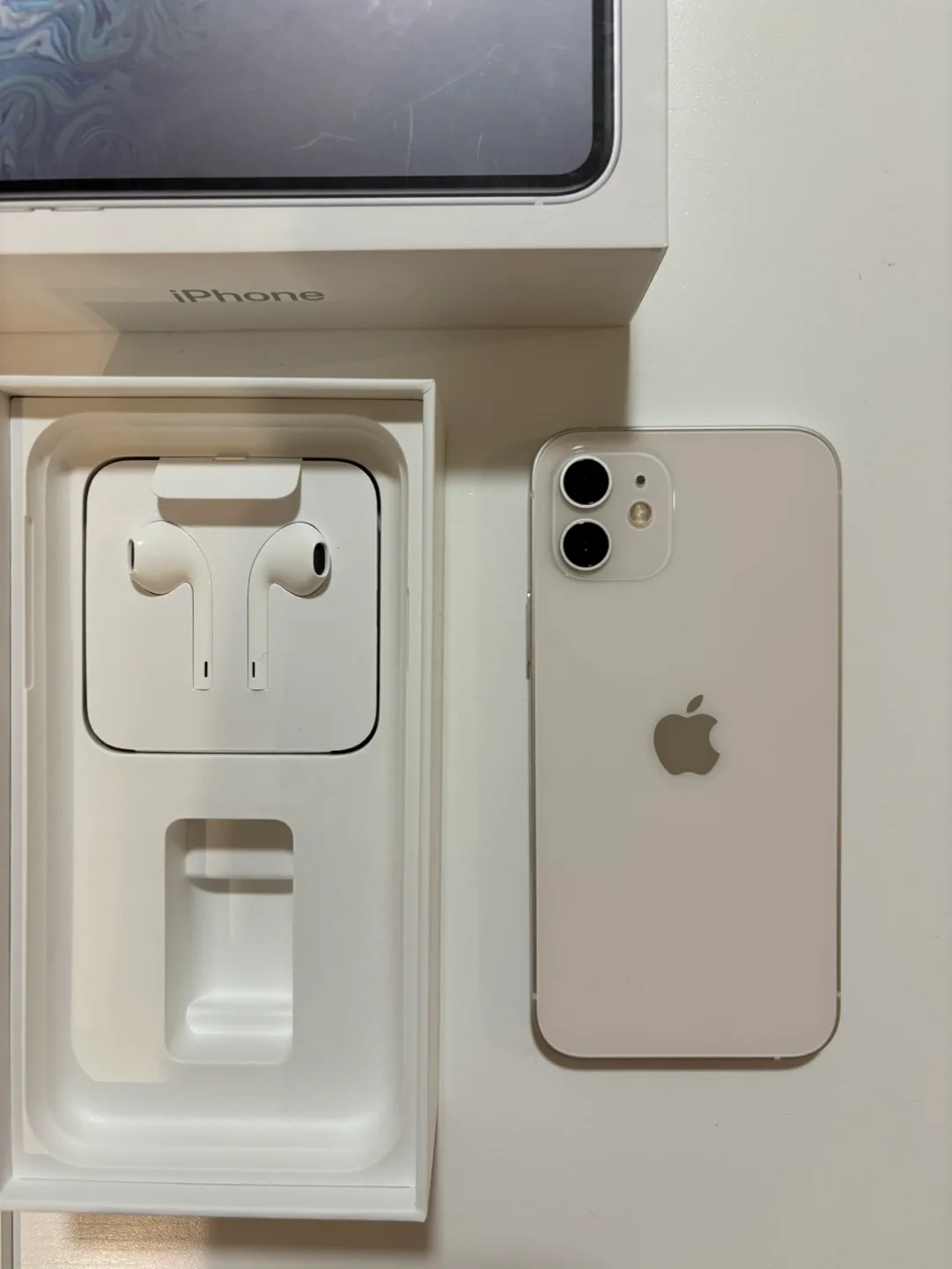 iPhone 12 white 128GB unlocked FULL BOX image indicator(2)