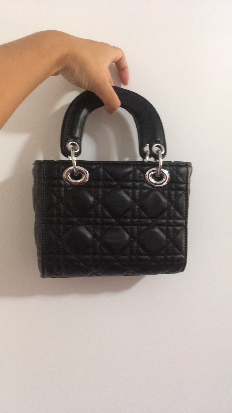 Black quilted handbag Purse