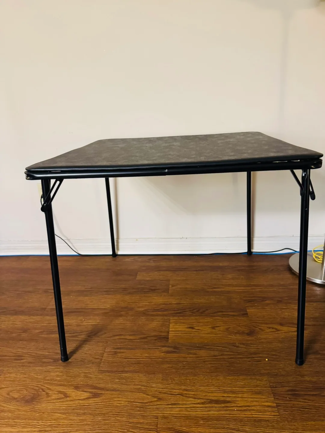 Black Foldable Table image indicator(2)