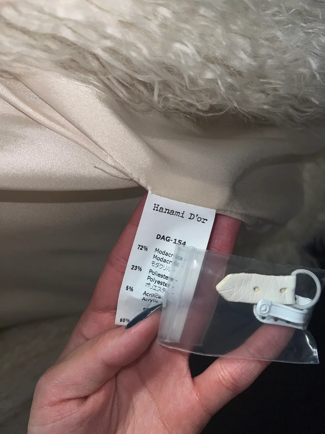 Hanami D’or White Faux Fur Jacket image indicator(4)