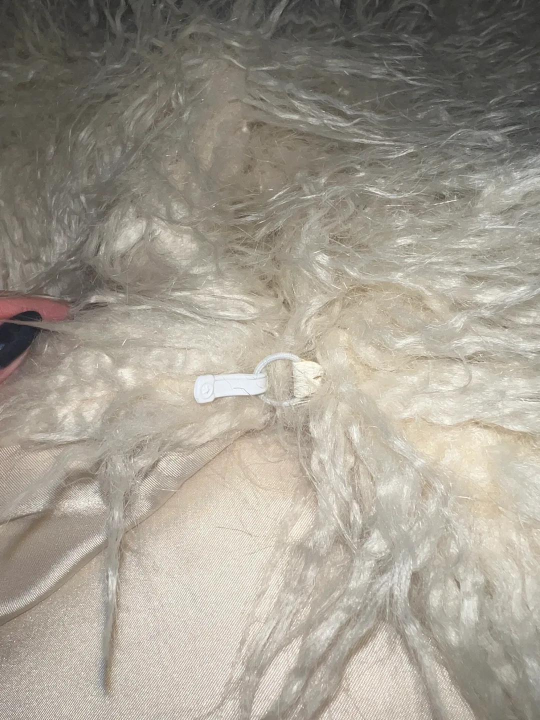 Hanami D’or White Faux Fur Jacket image indicator(7)