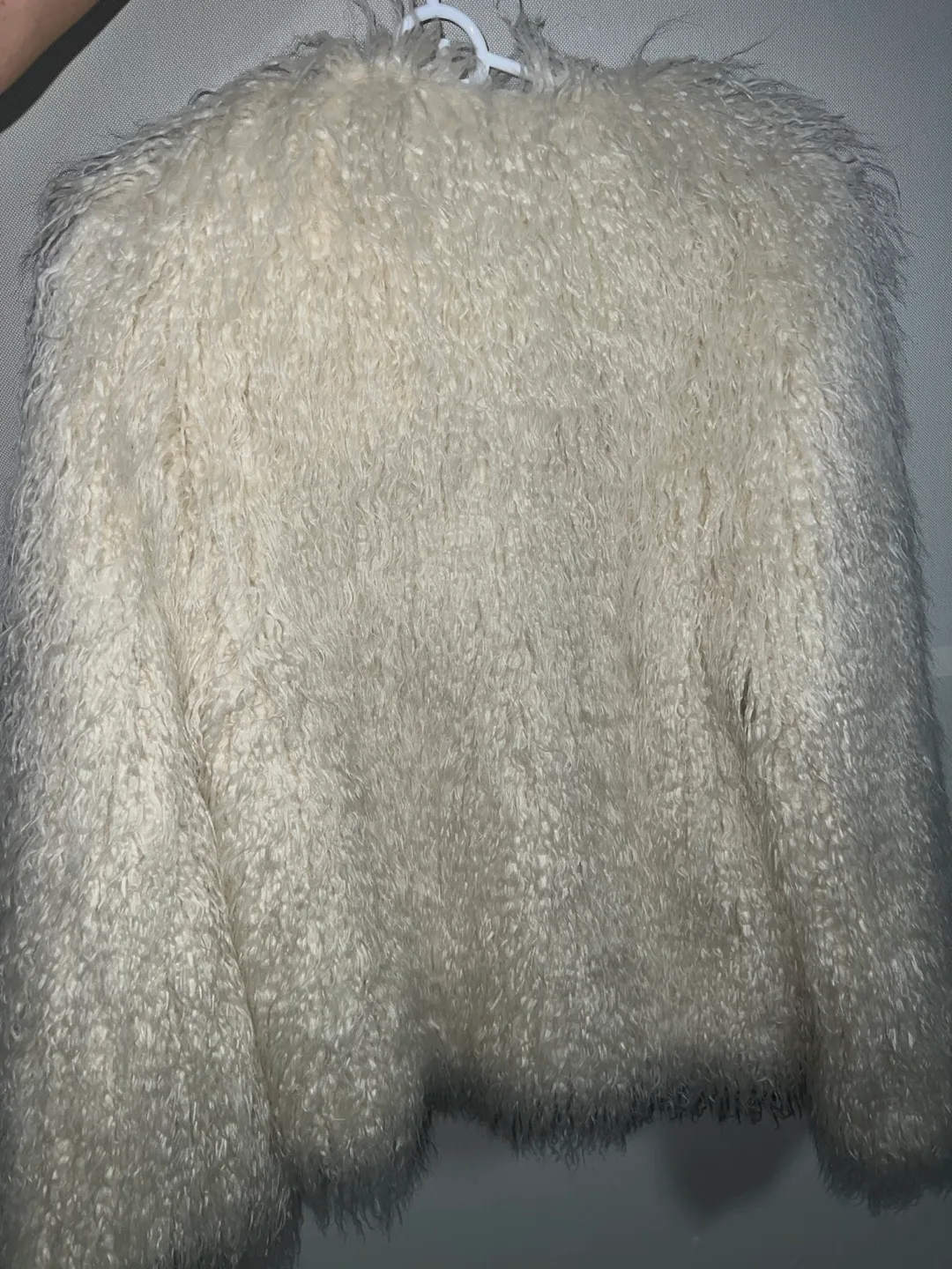 Hanami D’or White Faux Fur Jacket image indicator(6)