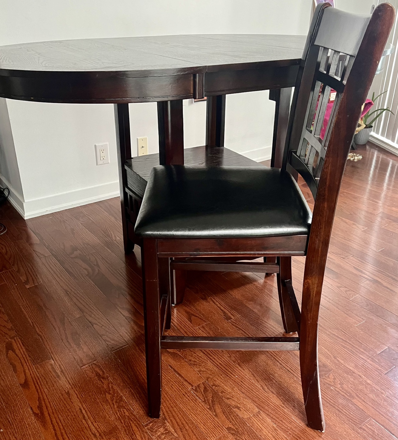 Convertible Solid Wooden table with 4 chairs - photo 3