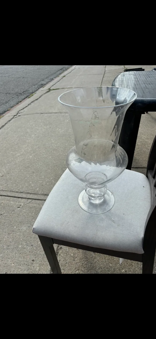 Large Glass Vase image indicator(3)