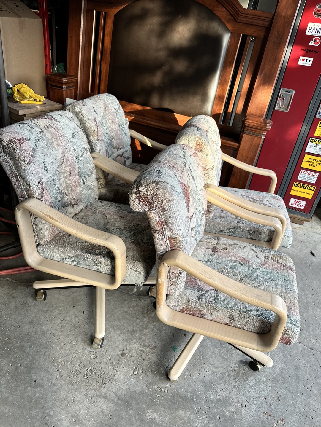 FREE CHAIRS - photo 2