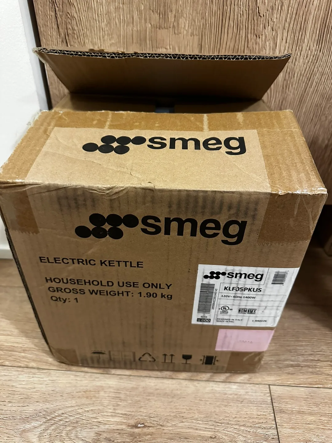 BRAND NEW Smeg Mini Electric Kettle
