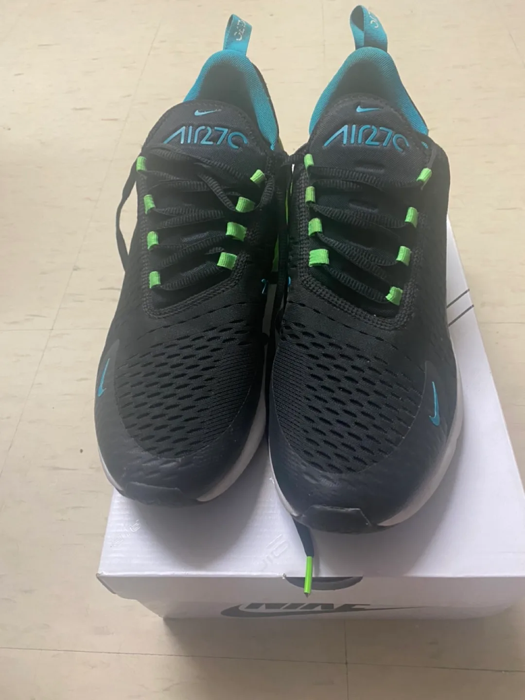 Nike Air Max 270 image indicator(2)