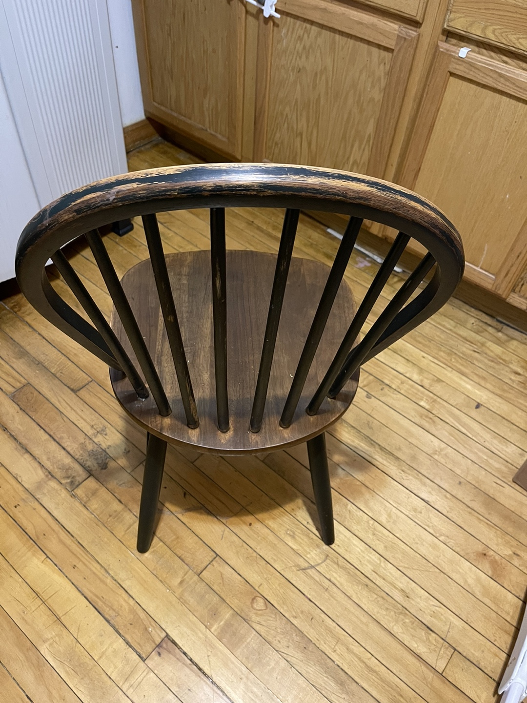 Round Pedestal Table with Two Chairs - photo 3