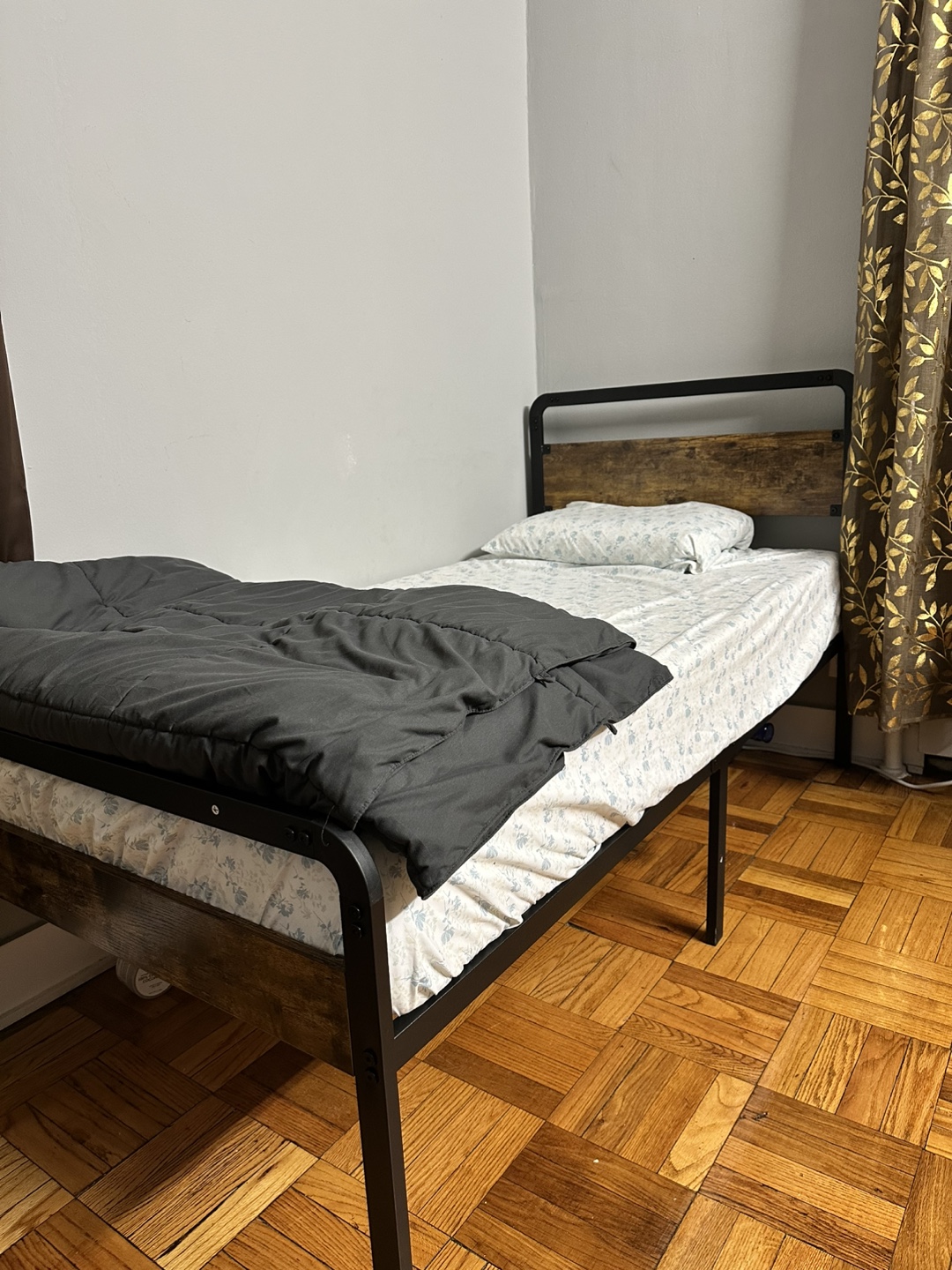 Twin Size Metal Bed Frame - photo 4