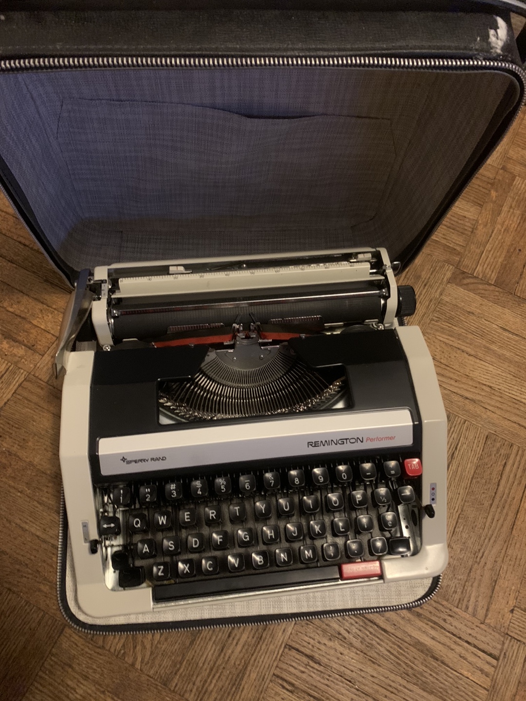 Vintage Remington Performer Typewriter - photo 2