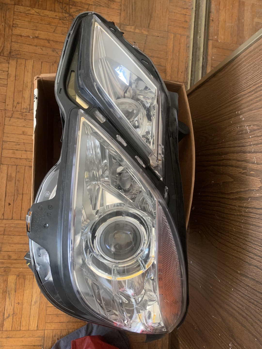 OEM W212 Mercedes Driver’s side Headlights - photo 2