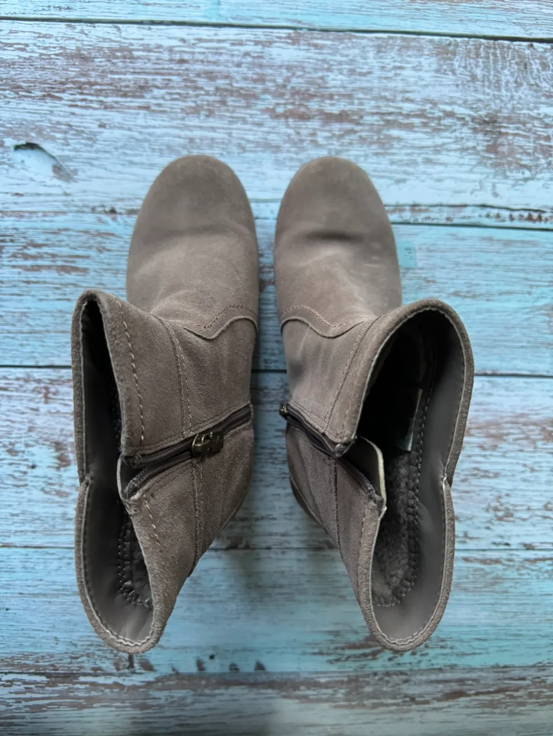 College Suede Wedge Boots image indicator(2)