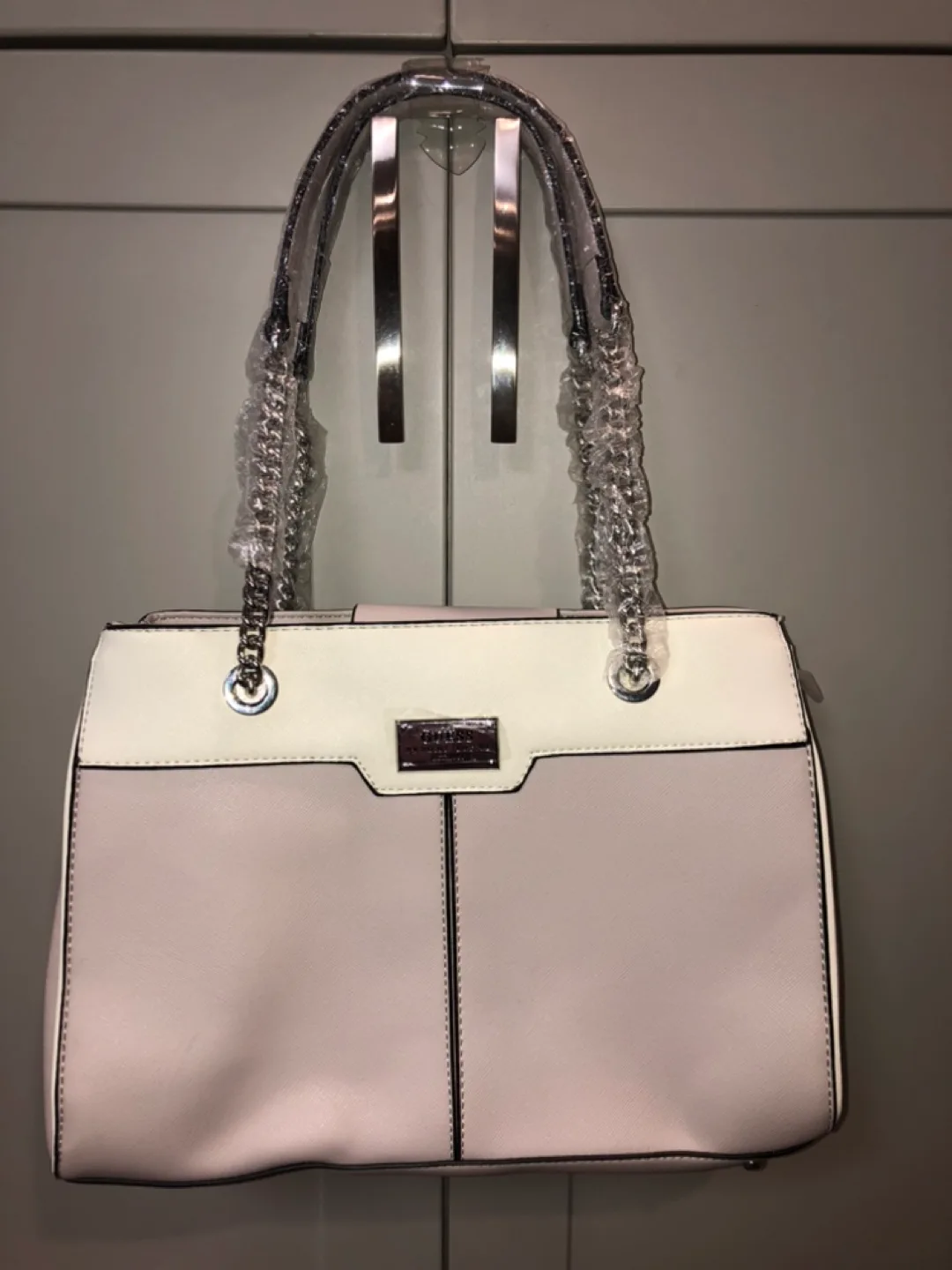 Guess handbag with chain strap thumbnail