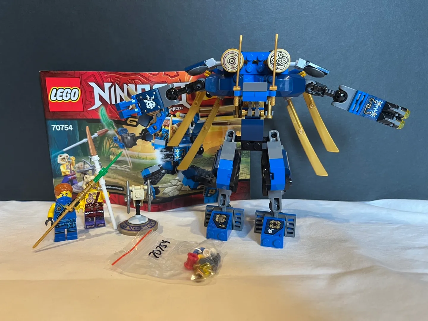 LEGO Ninjago Mechs / Kai’s Fire Mech +  ElectroMech image indicator(4)