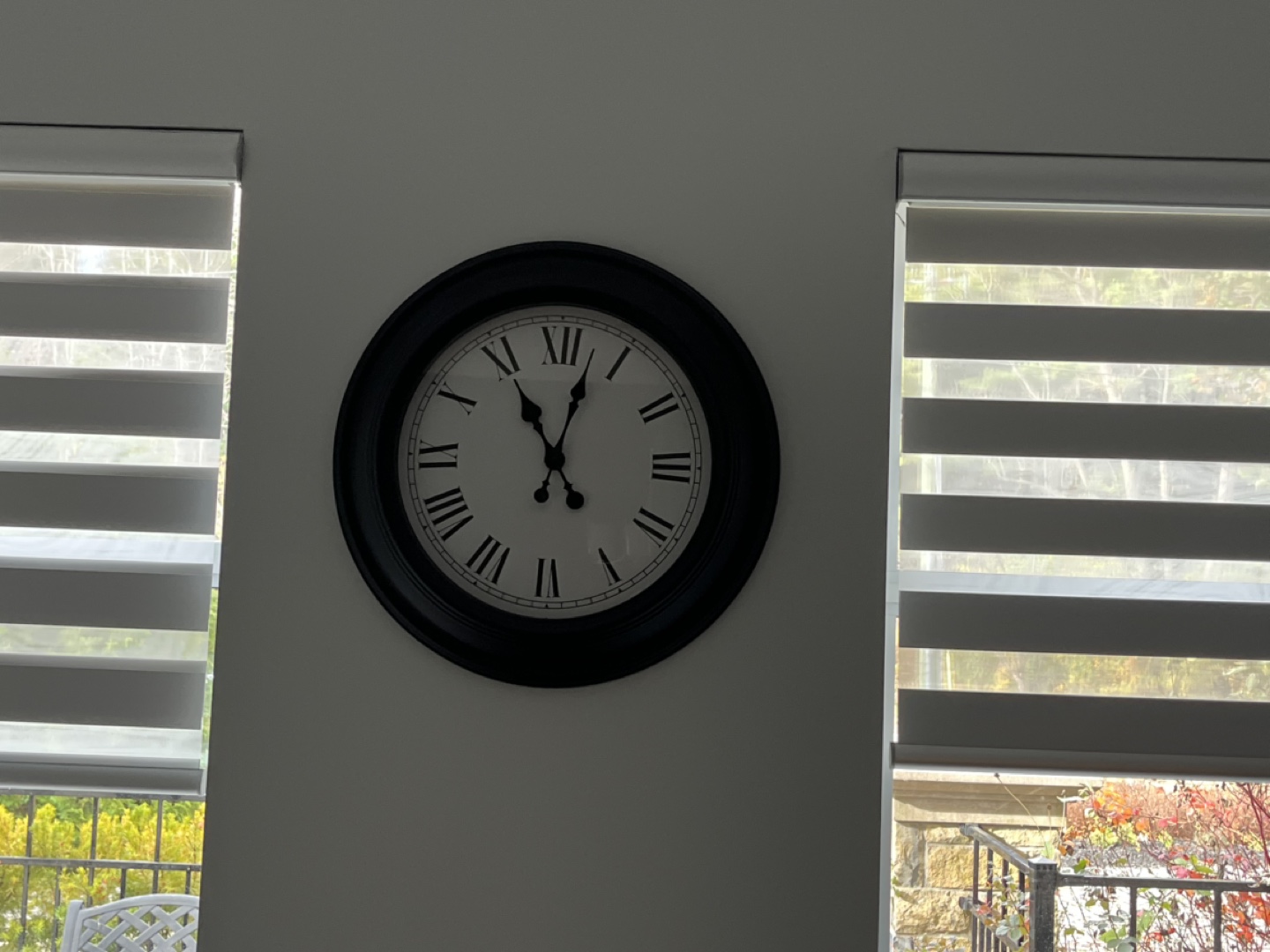 Black and White Wall Clock - photo 2