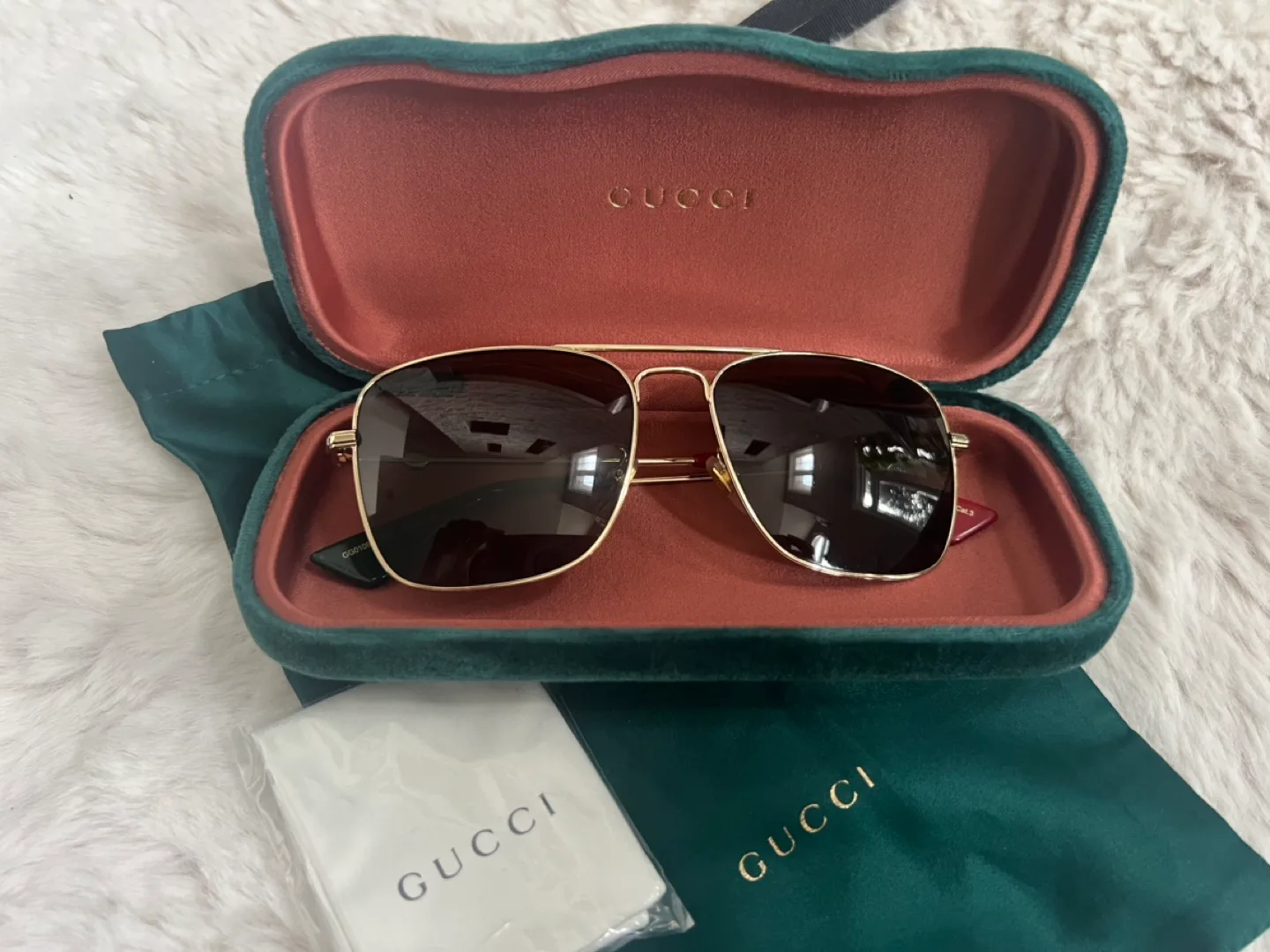 Gucci aviator sunglasses image indicator(2)