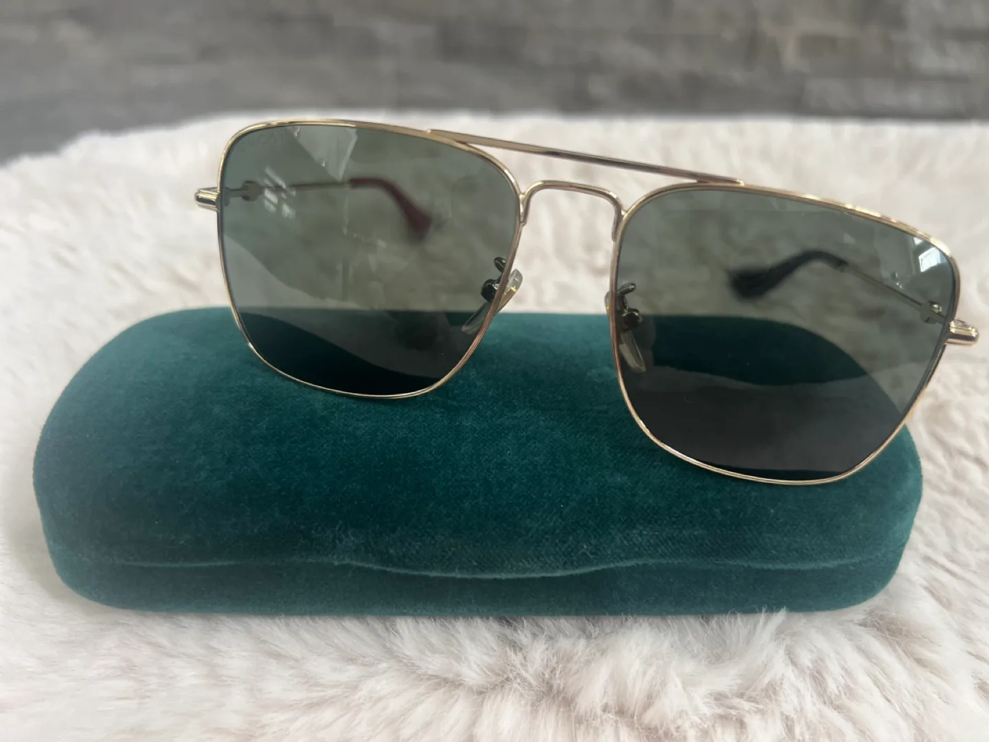 Gucci aviator sunglasses image indicator(10)