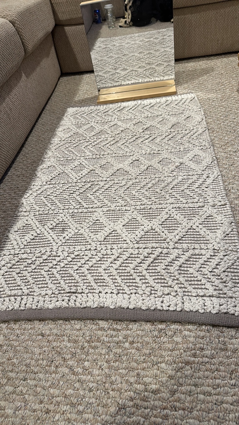 Grey and White Area Rug - photo 3