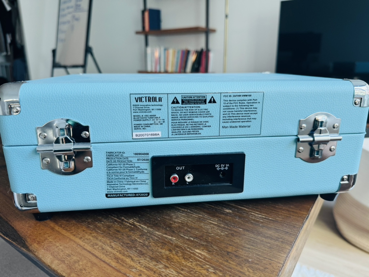 Victrola Vintage 3-Speed Bluetooth Record Player - photo 3
