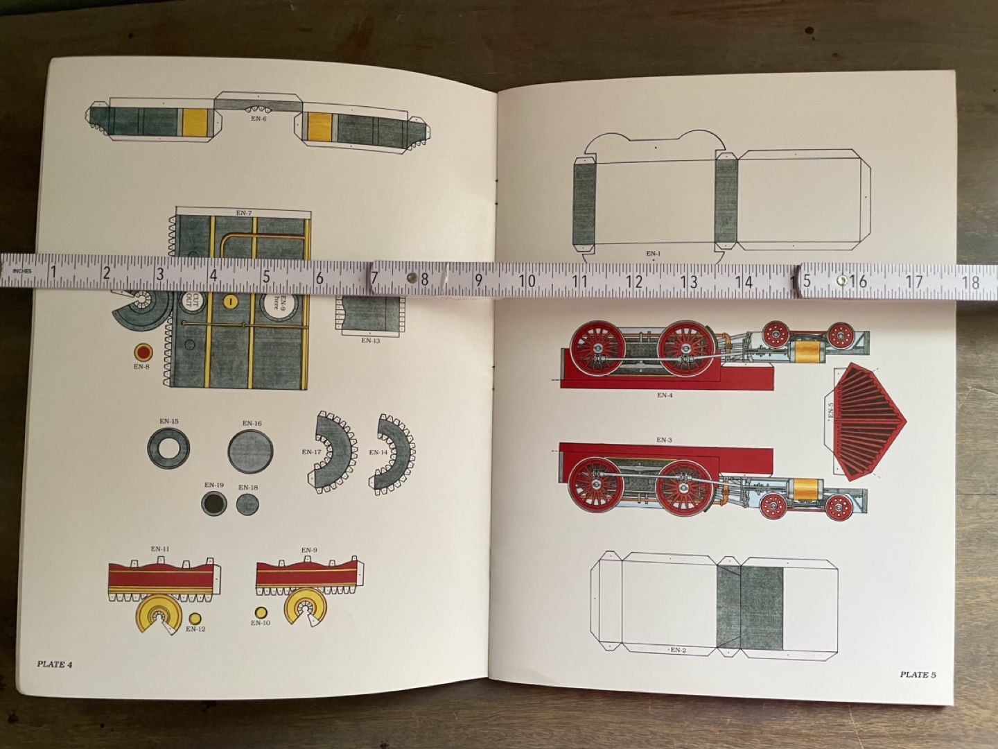 VINTAGE 1980s An Old Fashion Train Cut & Assemble Book - photo 3