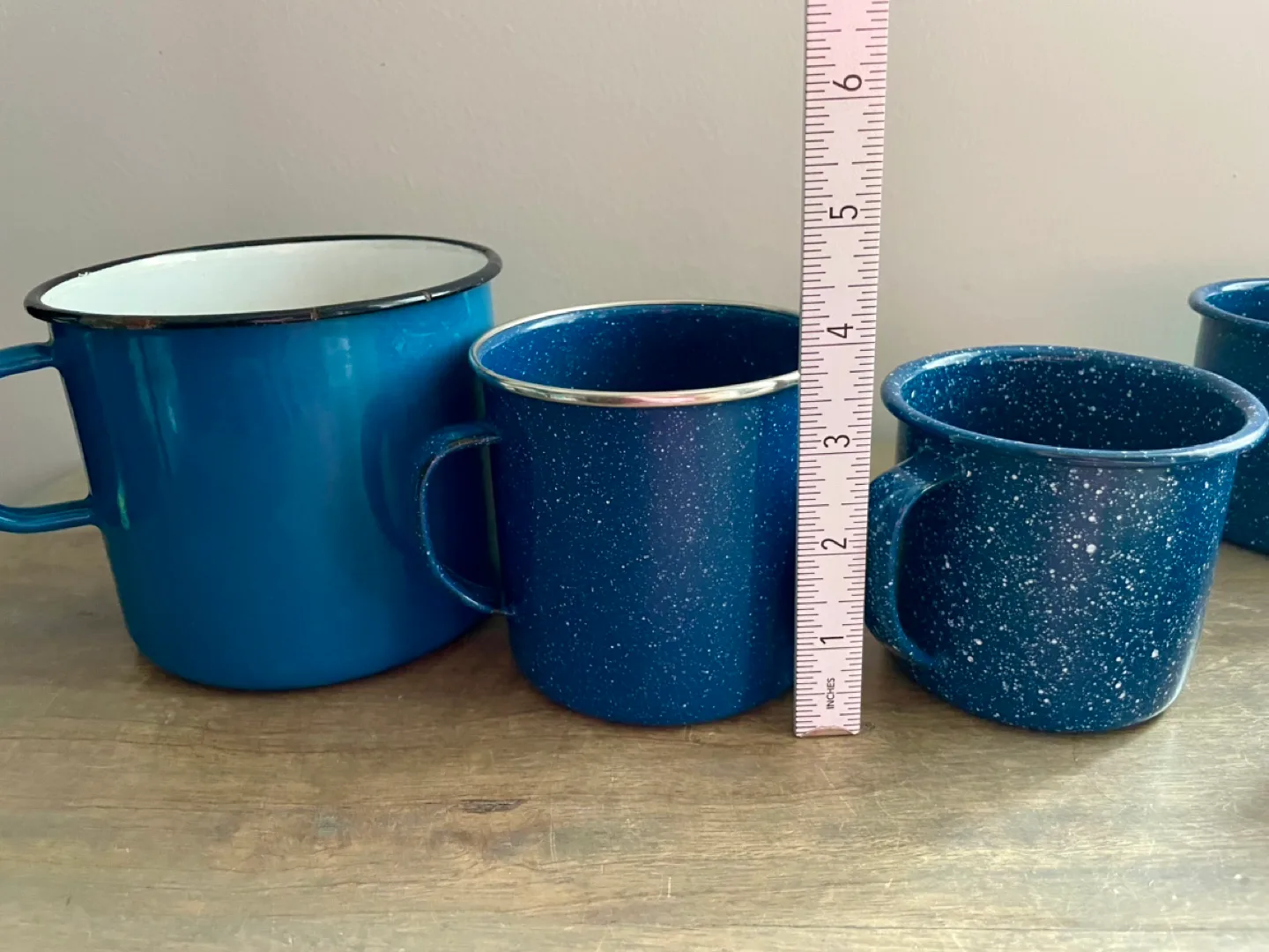 Speckled Enamelware Camping Cups image indicator(3)