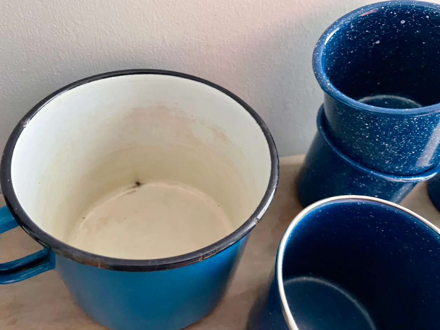 Speckled Enamelware Camping Cups image indicator(5)