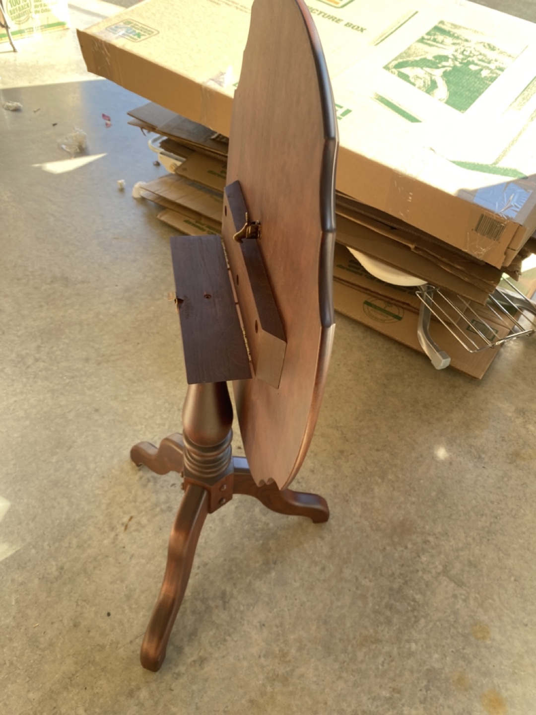 Round Wooden Accent Table - photo 4