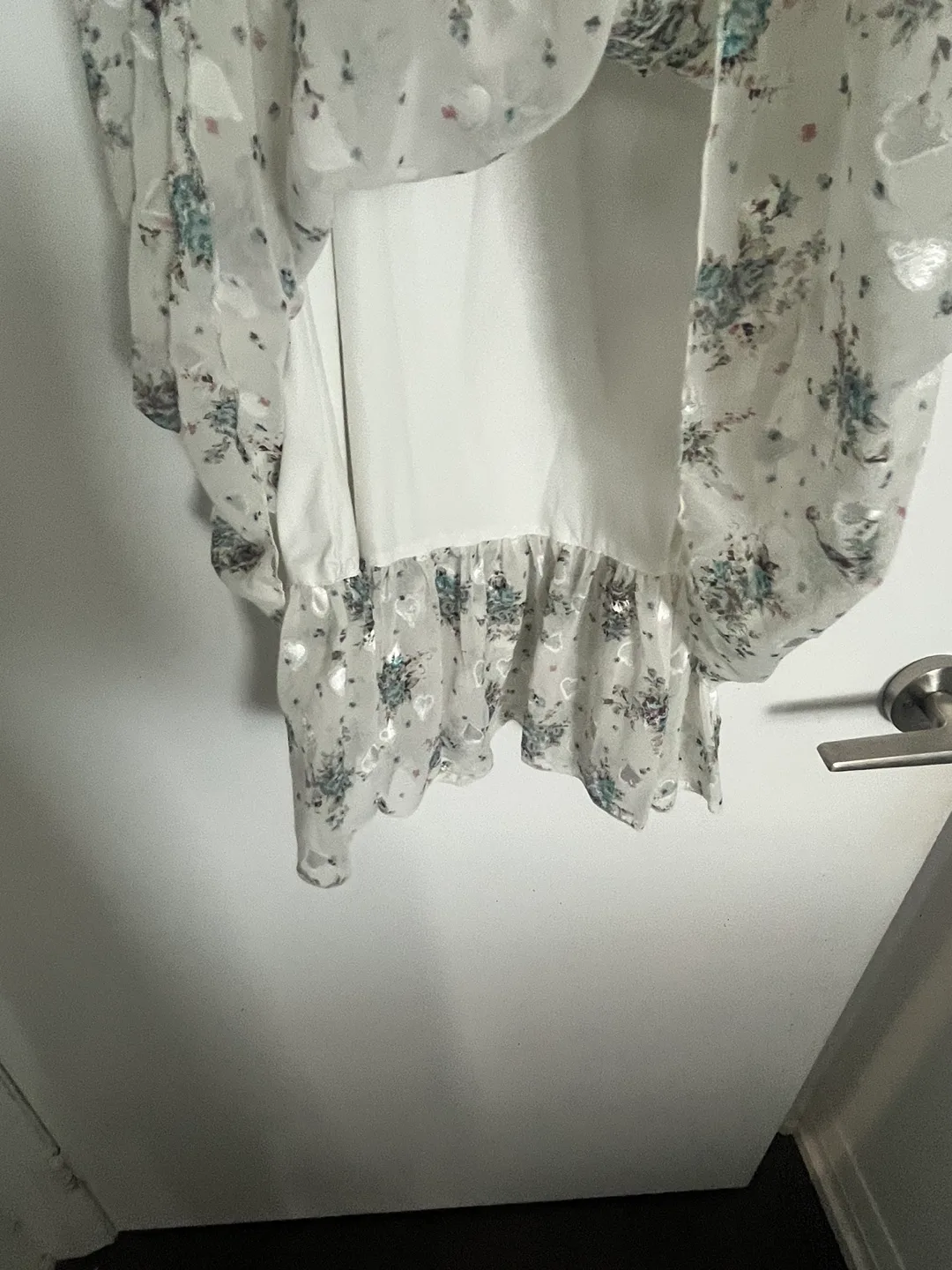 White Floral Dress image indicator(2)