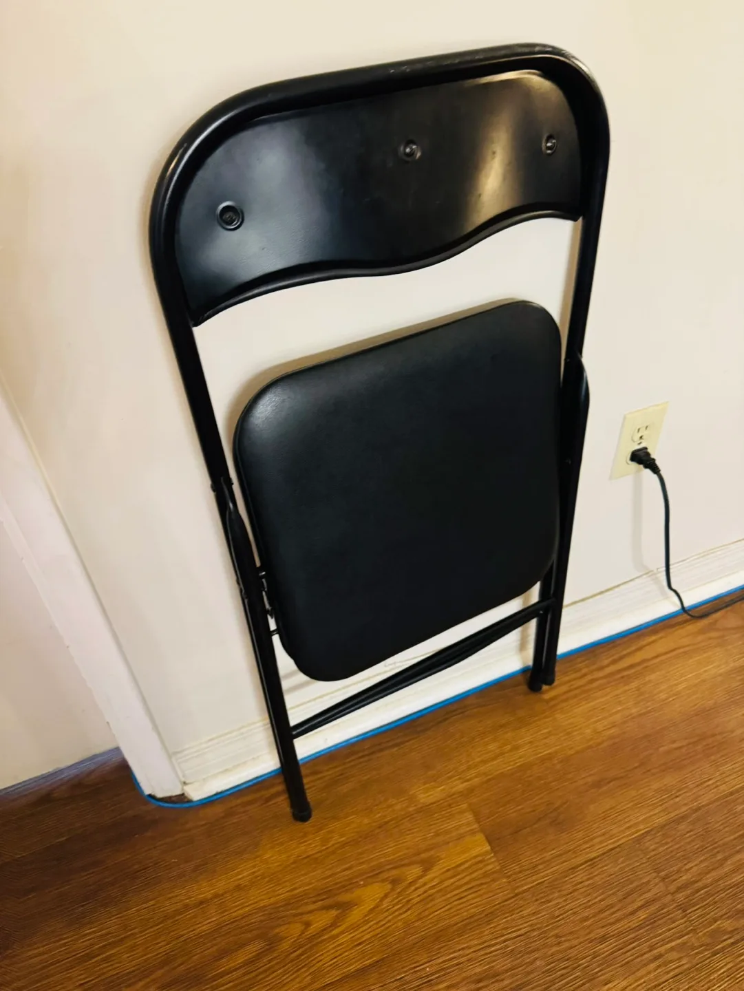 Black Folding Table and 3 Chairs image indicator(4)