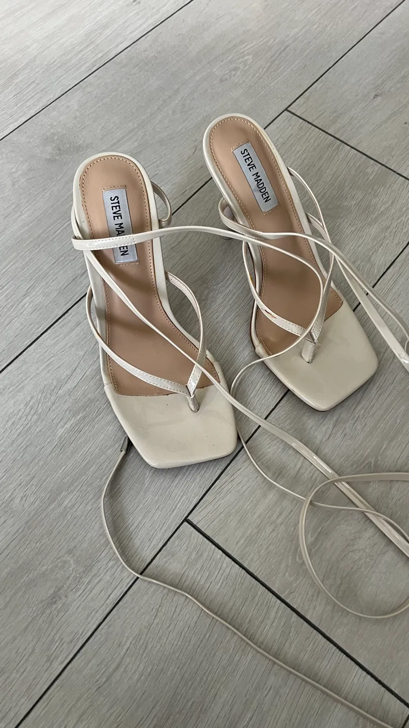 STEVE MADDEN Fernanda heels - size 8.5 image indicator(2)