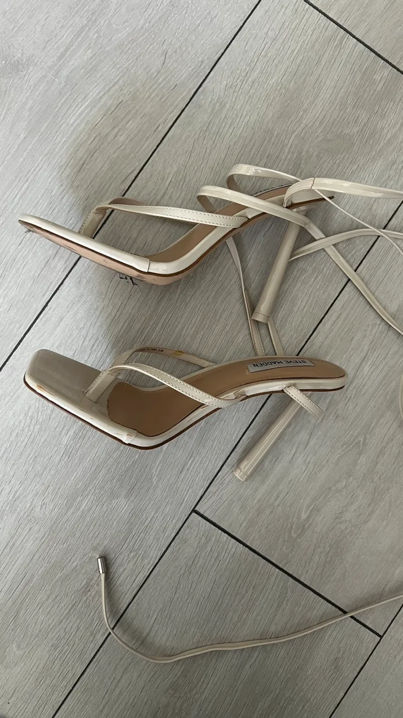 STEVE MADDEN Fernanda heels - size 8.5 image indicator(4)