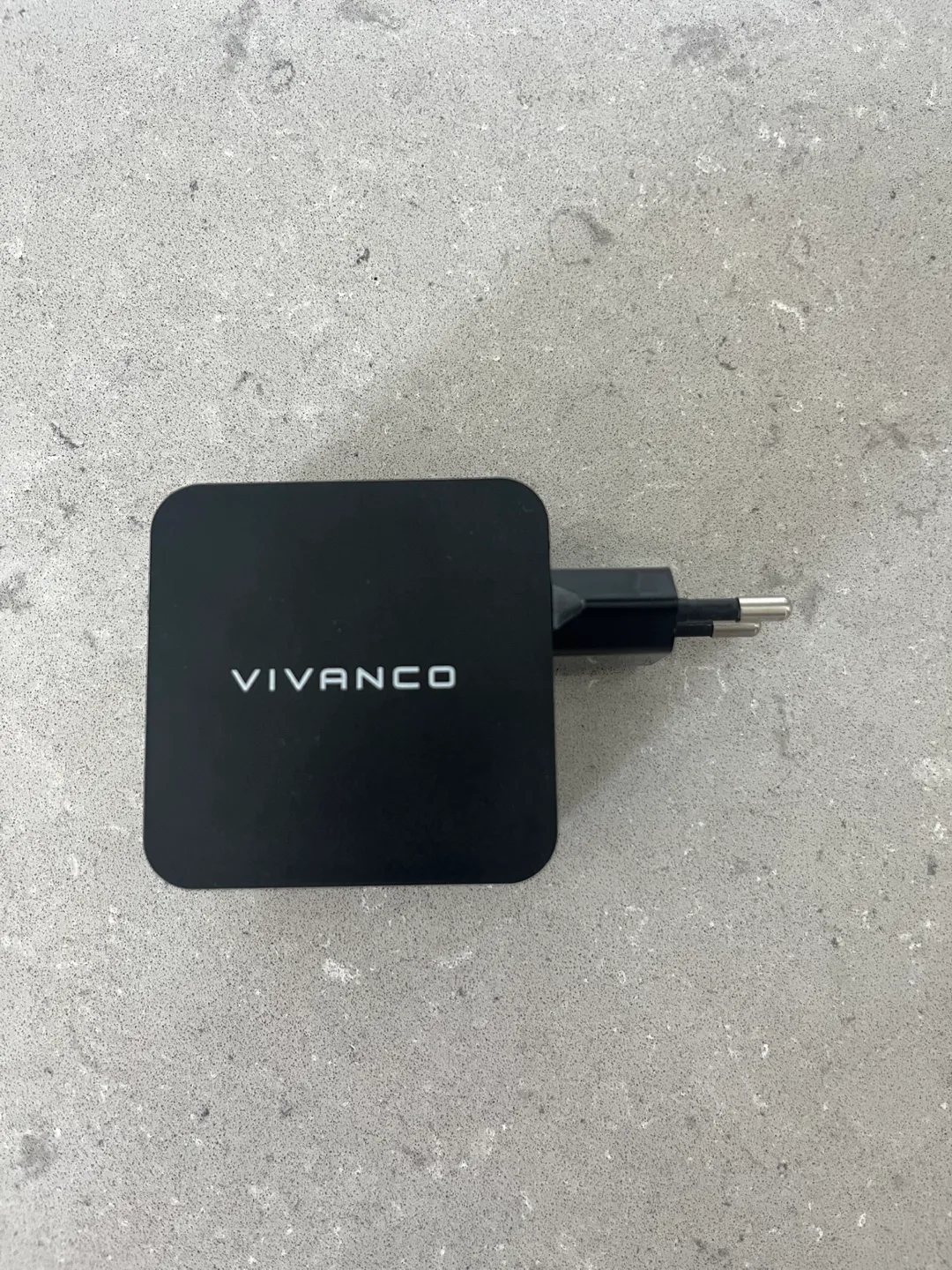 VIVANCO Dual USB Travel Adapter thumbnail