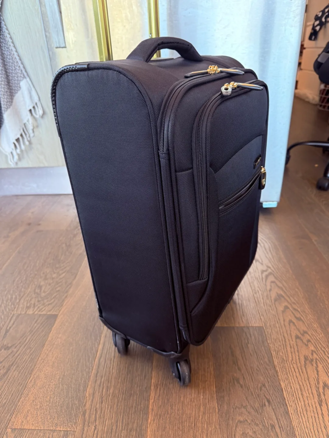 Samsonite Carry-On Suitcase thumbnail