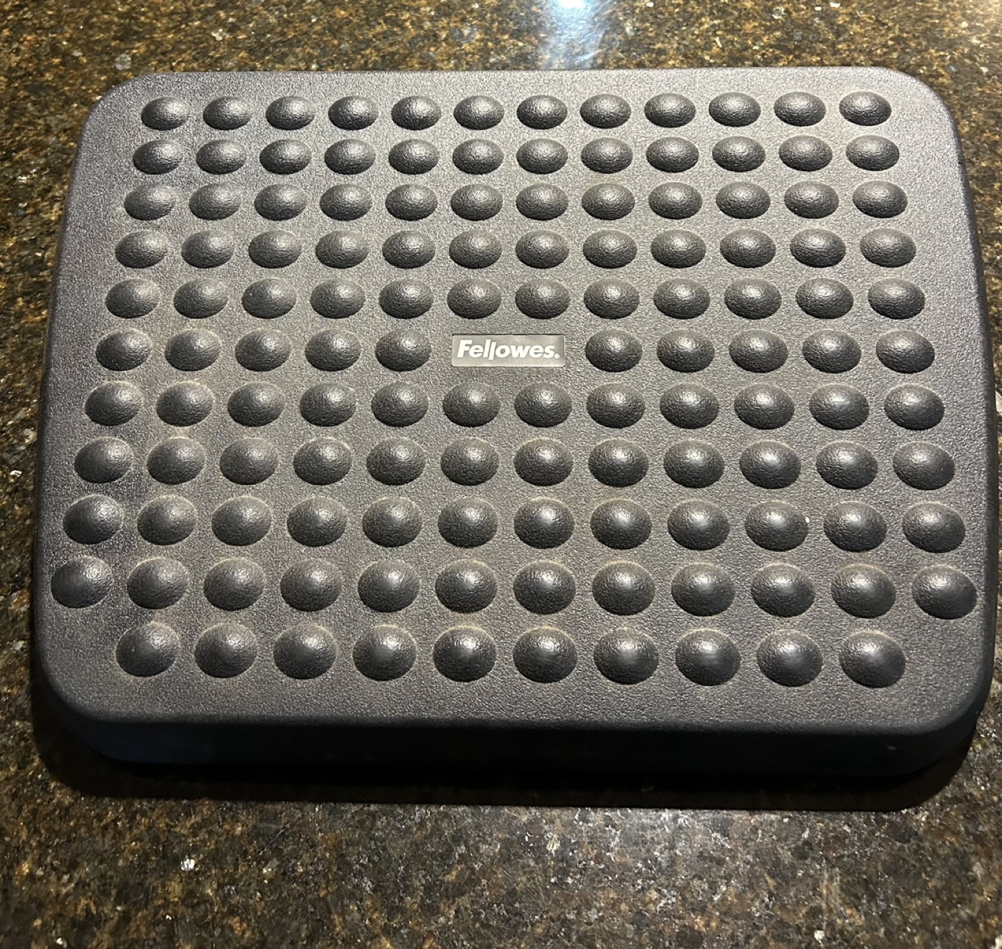 Adjustable foot rest
