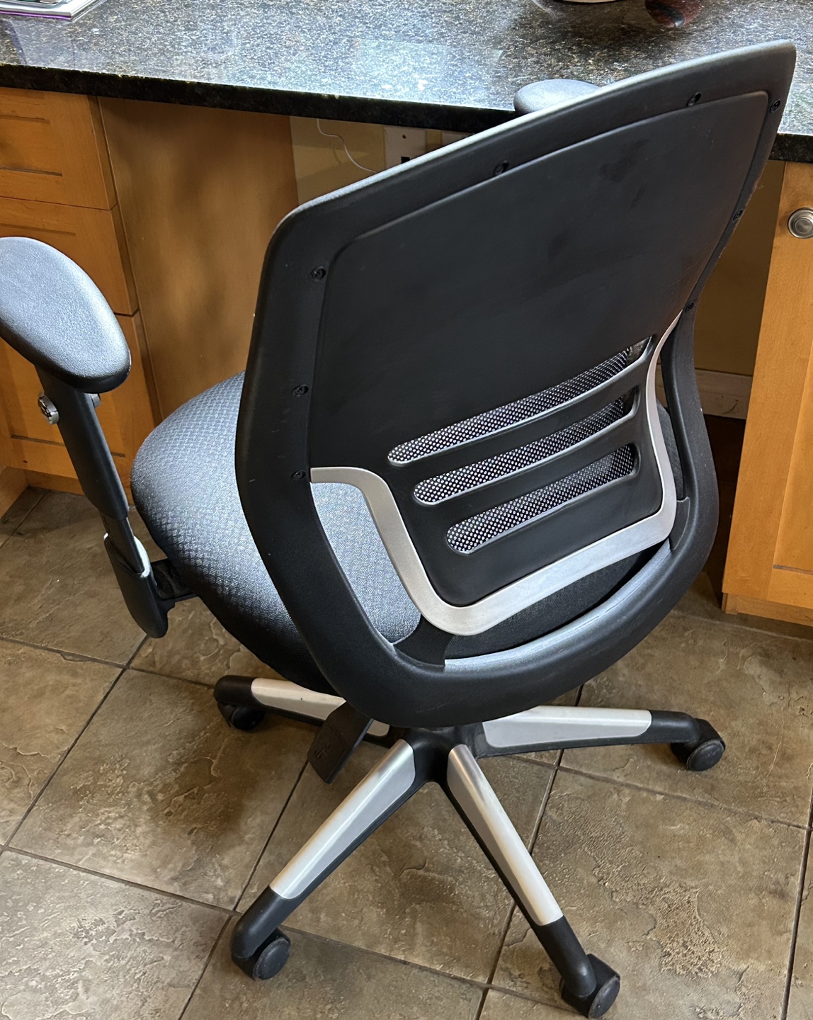 Office Chair with Mesh Back - photo 2